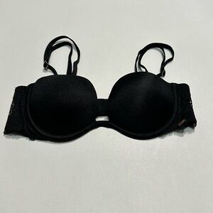 Pink victoria’s secret black bra size 32A